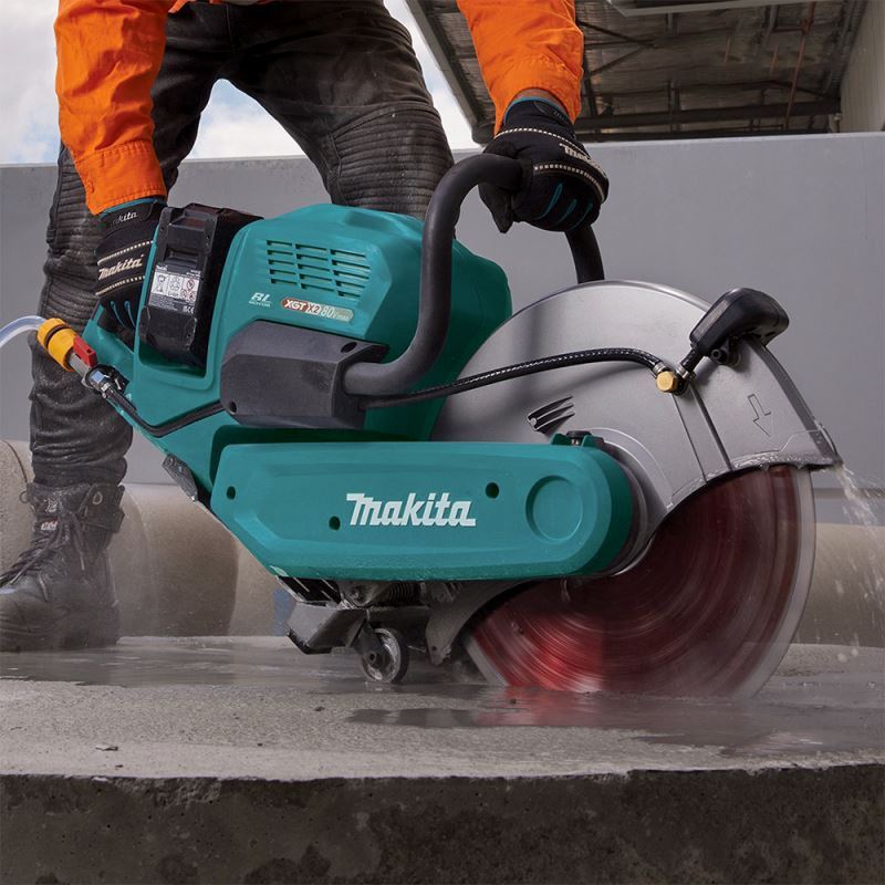 Máy cắt dùng pin makita thiết kế nhỏ gọn, dễ thao tác