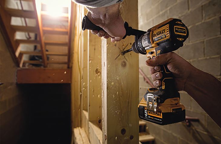 Máy khoan dùng pin Dewalt