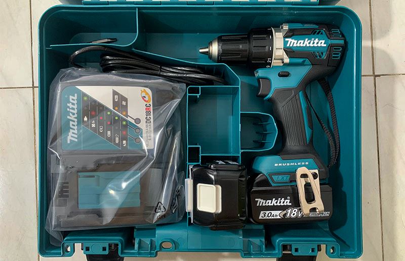 Máy khoan vặn vít Makita DDF484RFE