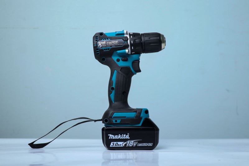 Máy Khoan Và Vặn Vít Makita DDF487RFJ