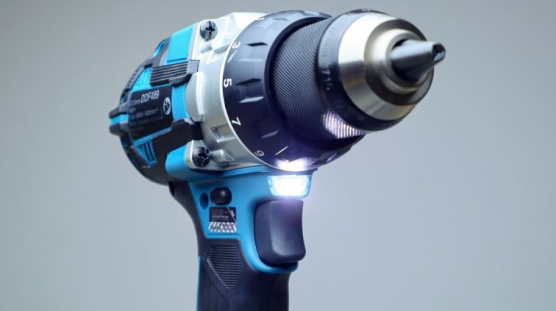 Máy khoan Makita DDF489RTJ dùng pin 18V
