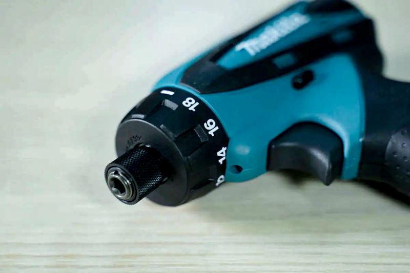 Máy khoan vặn vít Makita DF030DZ dùng pin 10.8V (solo)