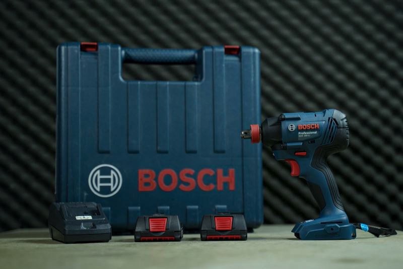 Máy siết bu lông Bosch GDX 180-LI dùng pin