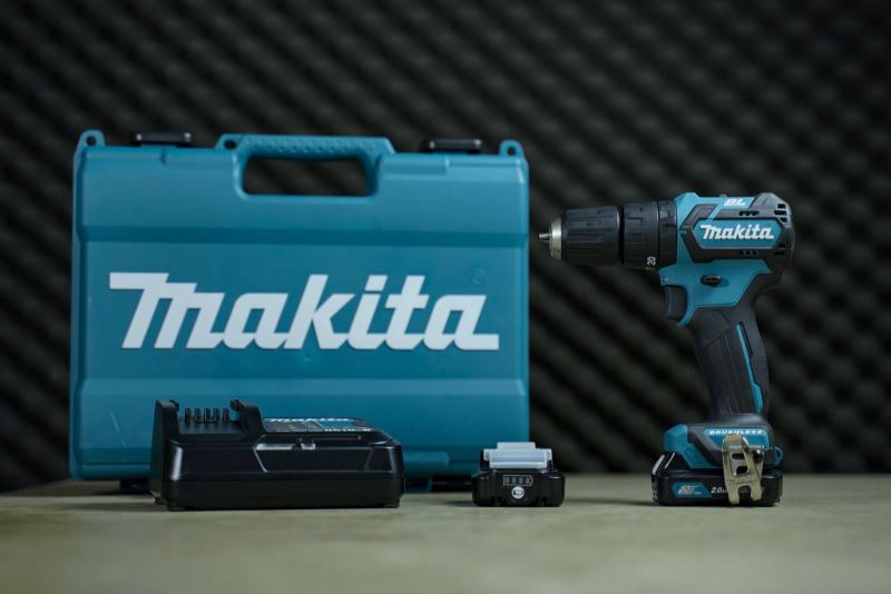 Máy khoan vặn vít Makita DF332DSAE dùng pin 12V