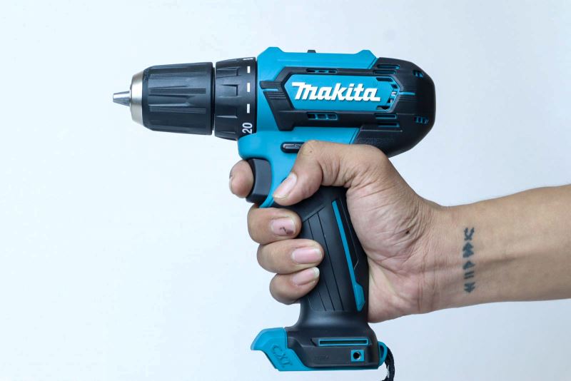 Máy khoan và vặn vít Makita DF333DZ dùng pin ( solo )
