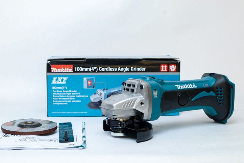 Máy mài góc Makita DGA402Z dùng pin 100mm 18V (solo) 