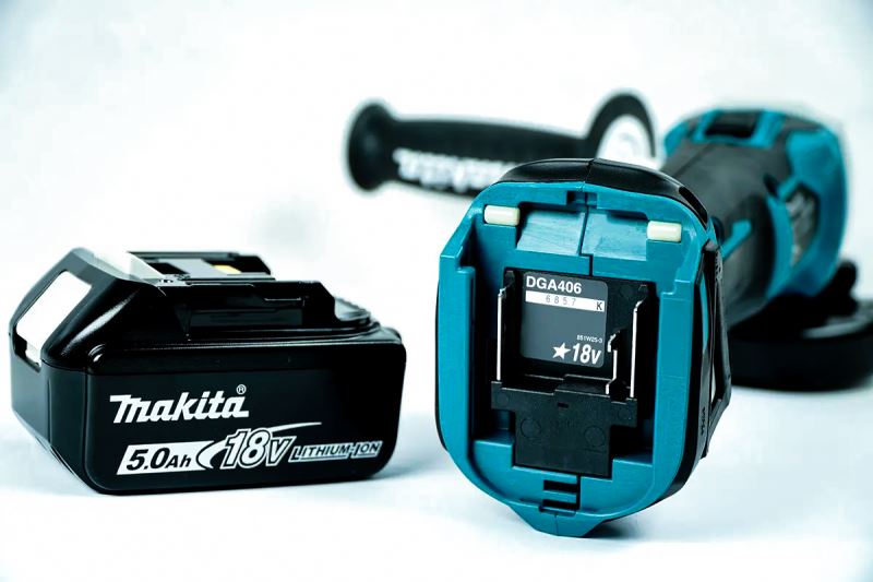 Máy mài góc Makita DGA406RTE dùng pin 100mm 18V