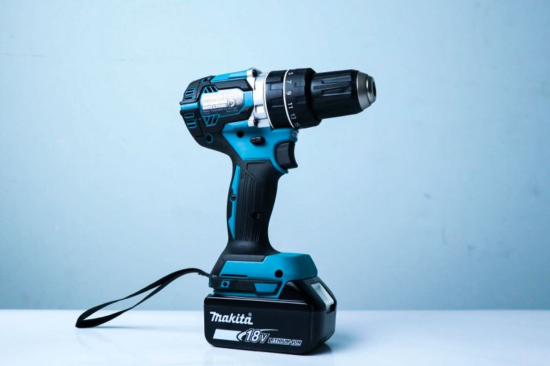 Máy khoan búa Makita DHP484RFE chạy pin (18V)