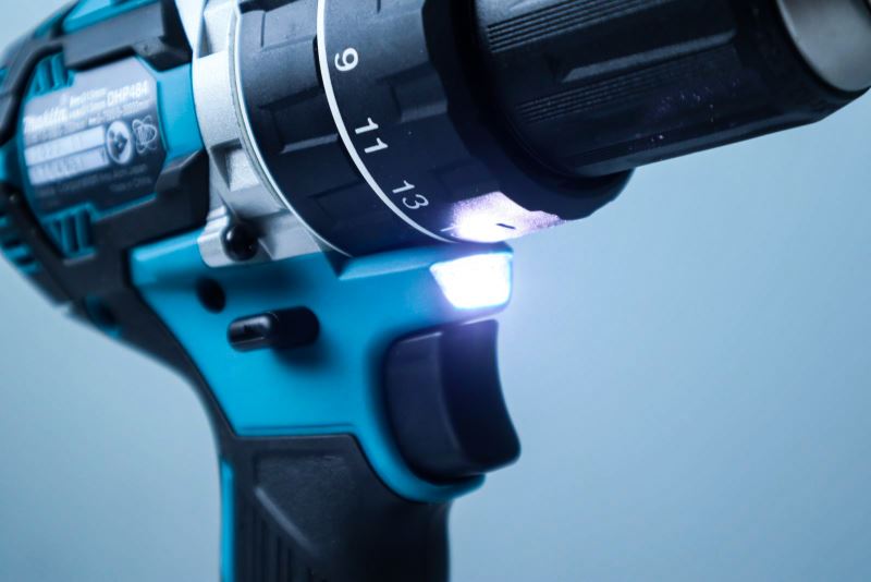 Máy khoan búa Makita DHP484RFE chạy pin (18V)