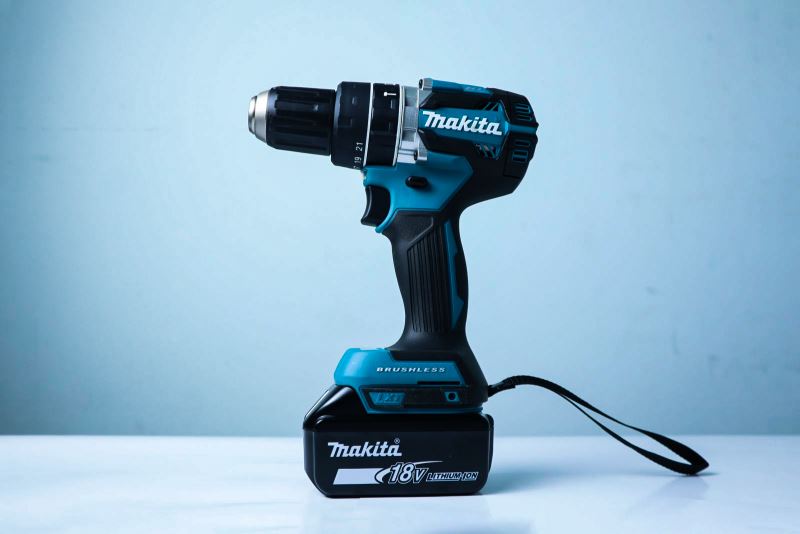 Máy khoan búa Makita DHP484RTE chạy pin (18V)
