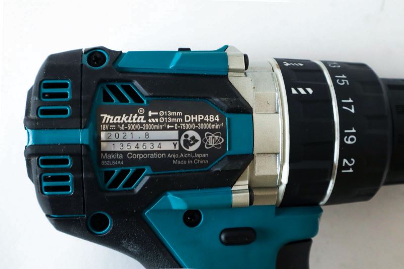 Máy khoan búa vặn vít Makita DHP484Z dùng pin (solo)