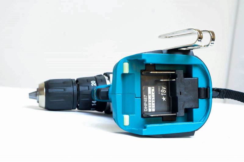 Máy khoan động lực Makita DHP487RFJ dùng Pin 18V