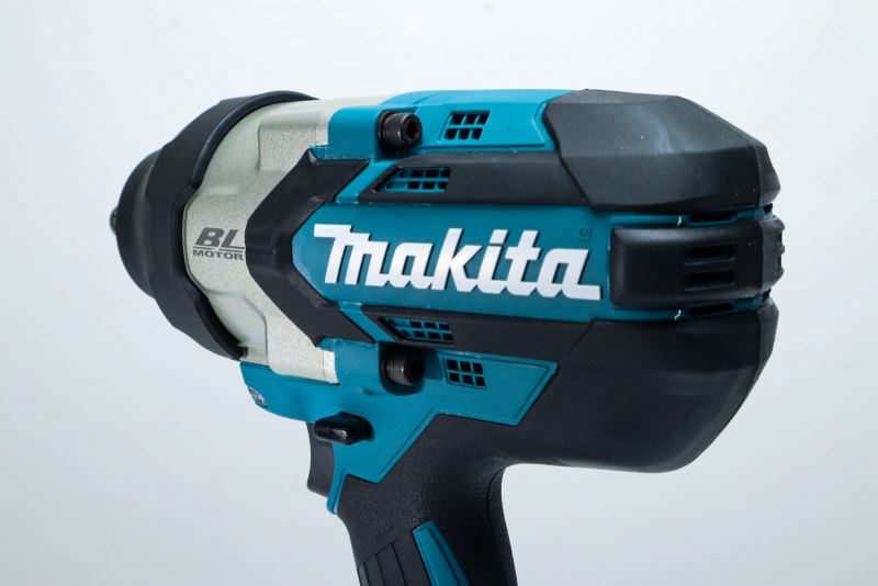 Máy siết bu lông Makita DTW1002RTJ dùng pin 18V