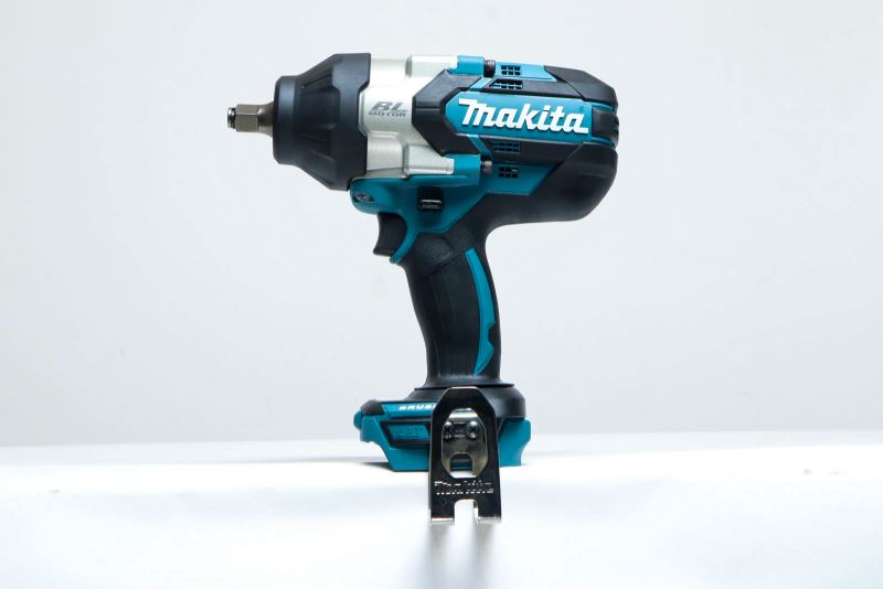 Máy siết bu lông Makita DTW1002ZX2 dùng pin 18V (solo)