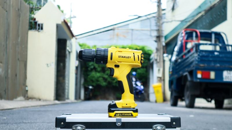 Bộ máy khoan vặn vít dùng pin (12V) Stanley SCHI121S2FK