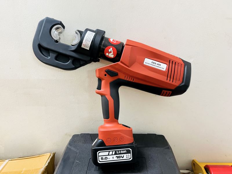 Máy bấm cos thủy lực chạy pin Changyou EBS-400