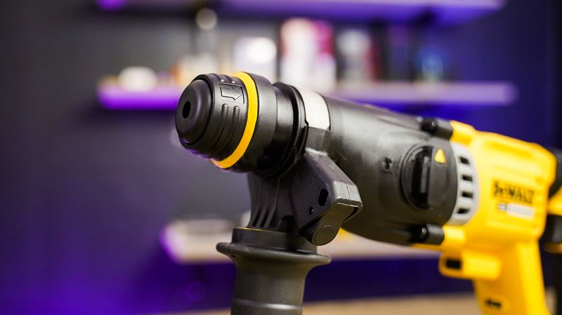Máy khoan bê tông DeWalt DCH263P1 dùng pin 20V Max