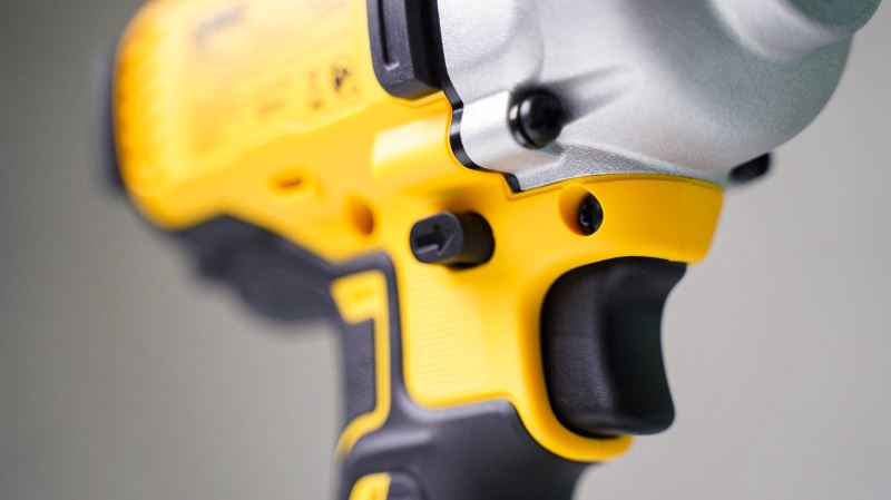 Máy siết bu lông DeWalt DCF892P2 dùng pin 20V