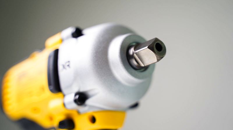 Máy siết bu lông DeWalt DCF892P2 dùng pin 20V