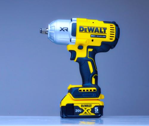 Máy siết bulong Dewalt dùng pin DCF900P2