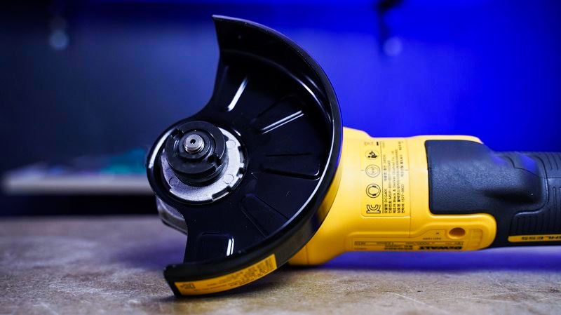 Máy mài góc DeWalt DCG405M2 dùng Pin 18V