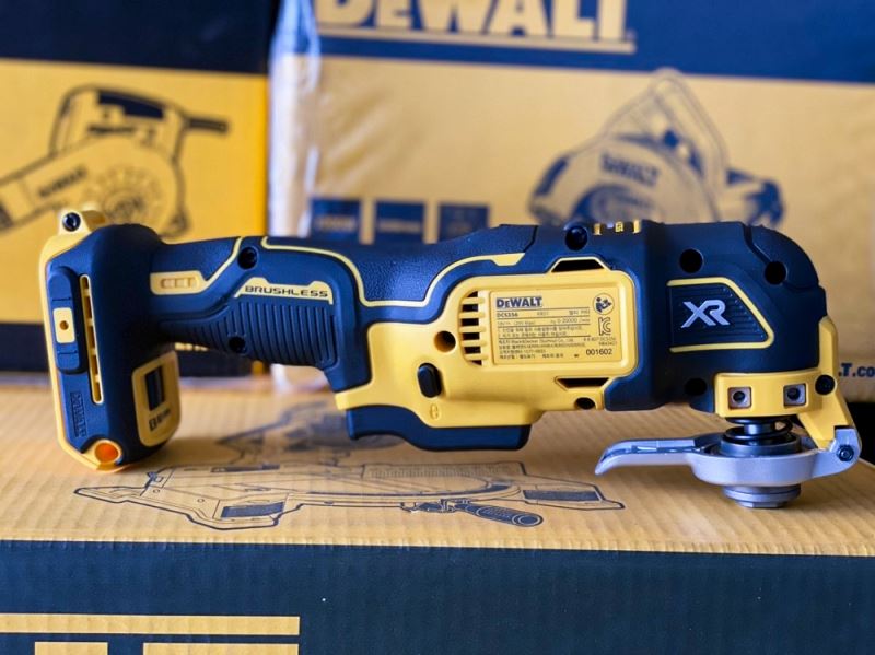 Máy cắt cầm tay 20V Dewalt DCS356P2