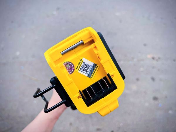 Máy cưa đĩa Dewalt DCS571M2 pin 115mm 18V