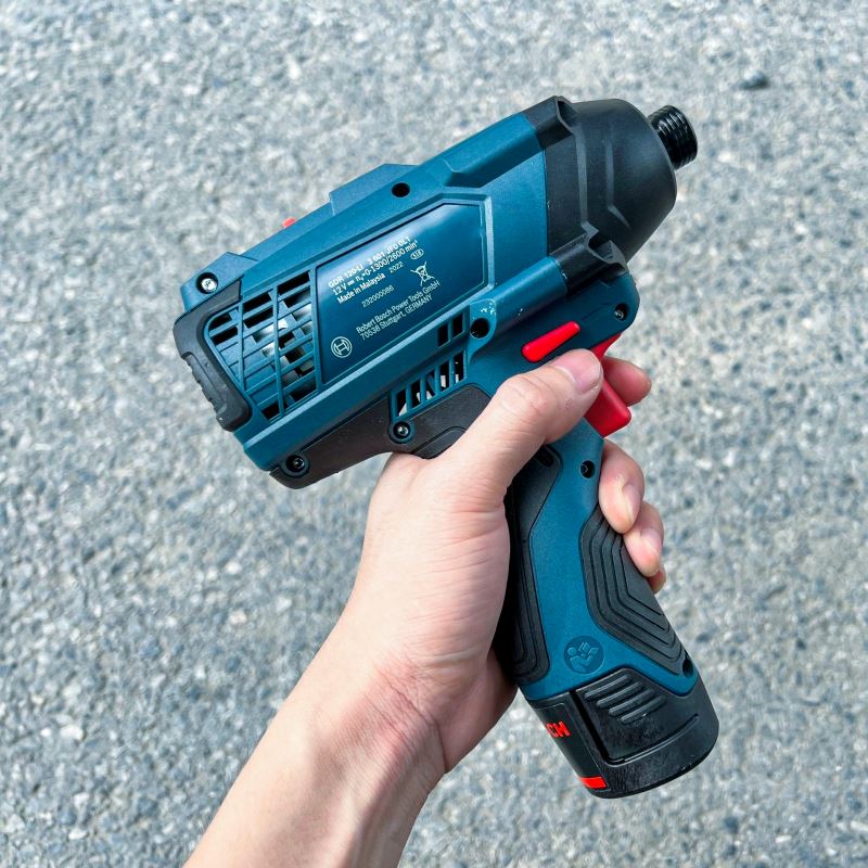 Máy vặn vít Bosch GDR 120-LI dùng pin 12V