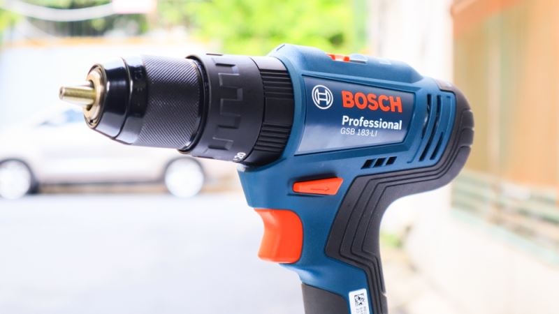 Máy khoan động lực Bosch GSB 183-LI dùng pin 18V