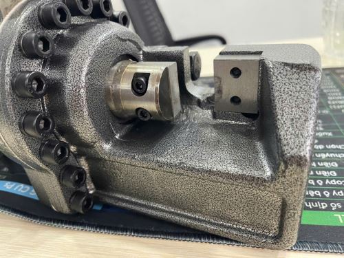 Máy cắt sắt thủy lực dùng điện shinka RC20