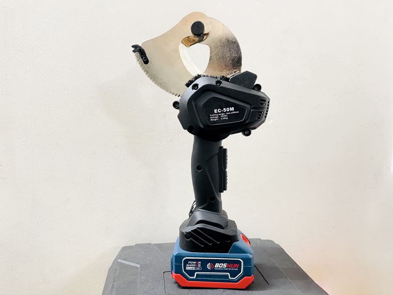 Kìm Cắt Cáp Thủy Lực Dùng Pin EC-50M