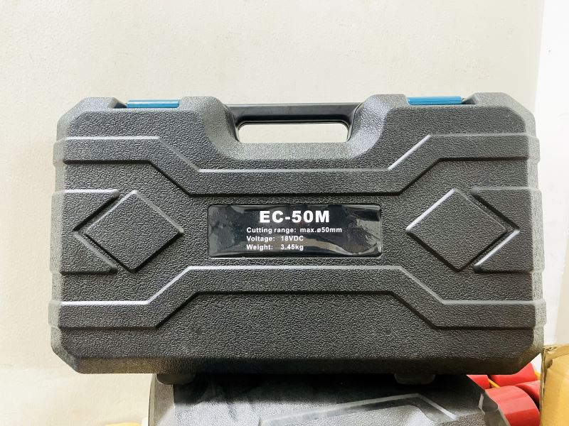 Kìm Cắt Cáp Thủy Lực Dùng Pin EC-50M